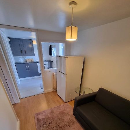 Cosey Studio Ground Floor Appartement Enfield Buitenkant foto