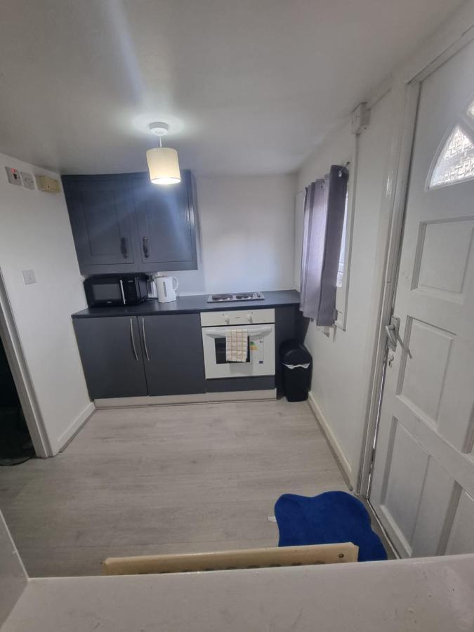 Cosey Studio Ground Floor Appartement Enfield Buitenkant foto